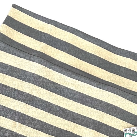 NWT - LuLaRoe Cassie Pencil Skirt - Picture 2 of 8